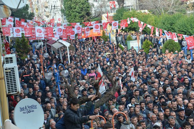 MHP LİDERi DEVLET BAHÇELİ AKHİSARLILAR İLE BULUŞTU